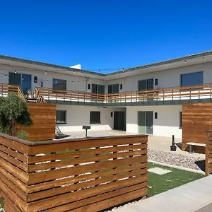 Lovely 2 Bedroom Apt: Long-term Near Downtown , Phoenix United States